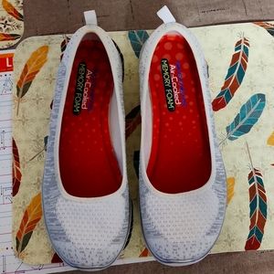 Skechers, 10, Dresses White & Glittery Silver